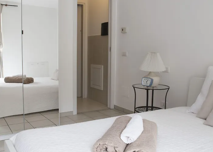 Alessia's Flat - Loreto Milano